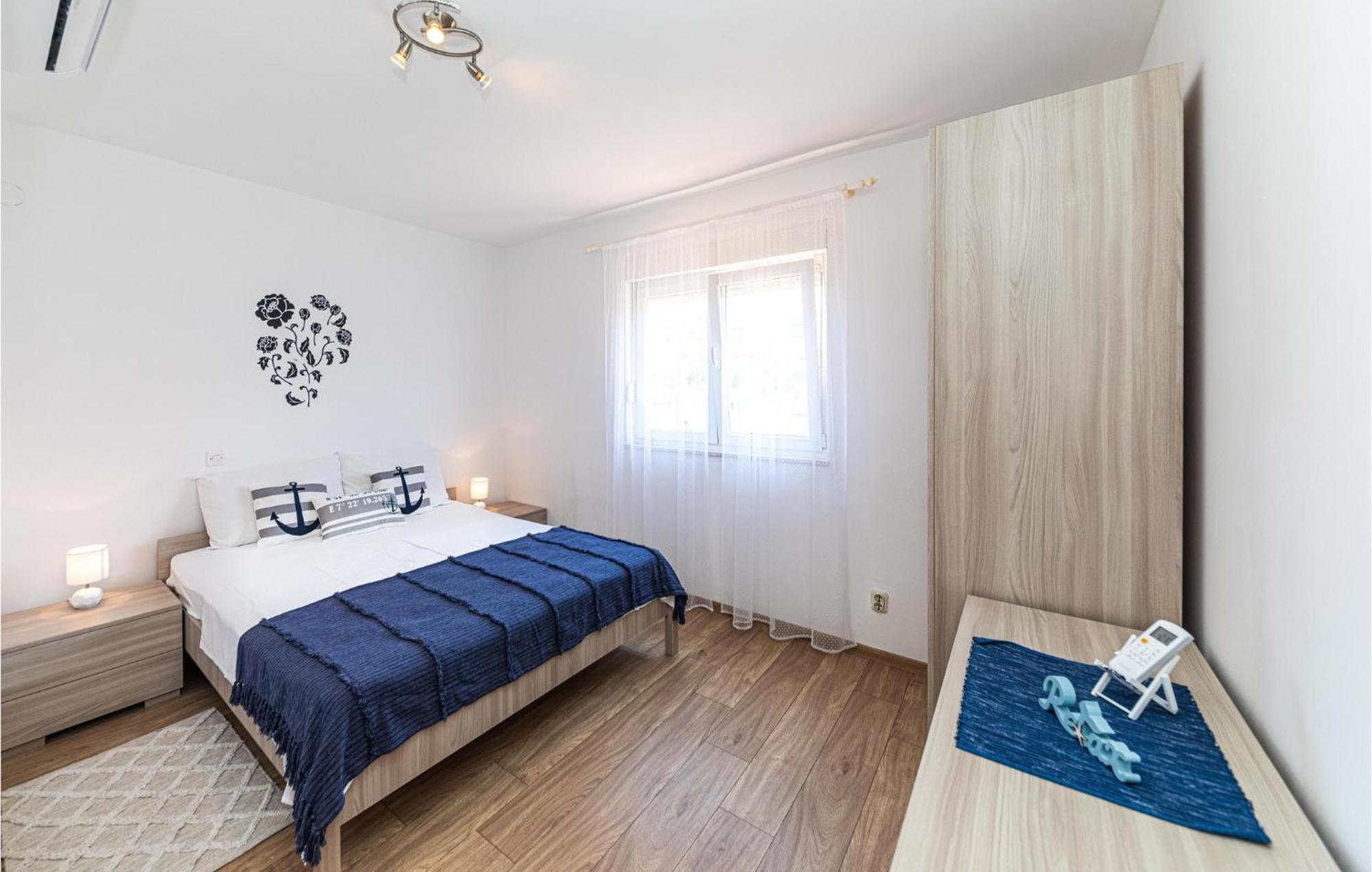 2 Bedroom Beautiful Apartment In Okrug Gornji تروغير المظهر الخارجي الصورة