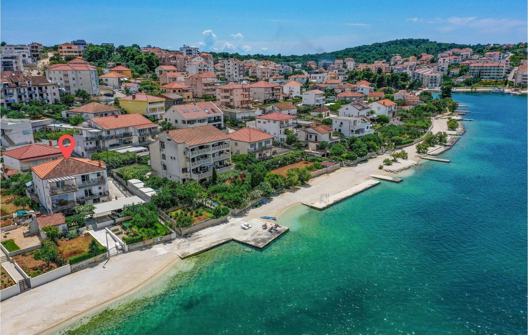 2 Bedroom Beautiful Apartment In Okrug Gornji تروغير المظهر الخارجي الصورة